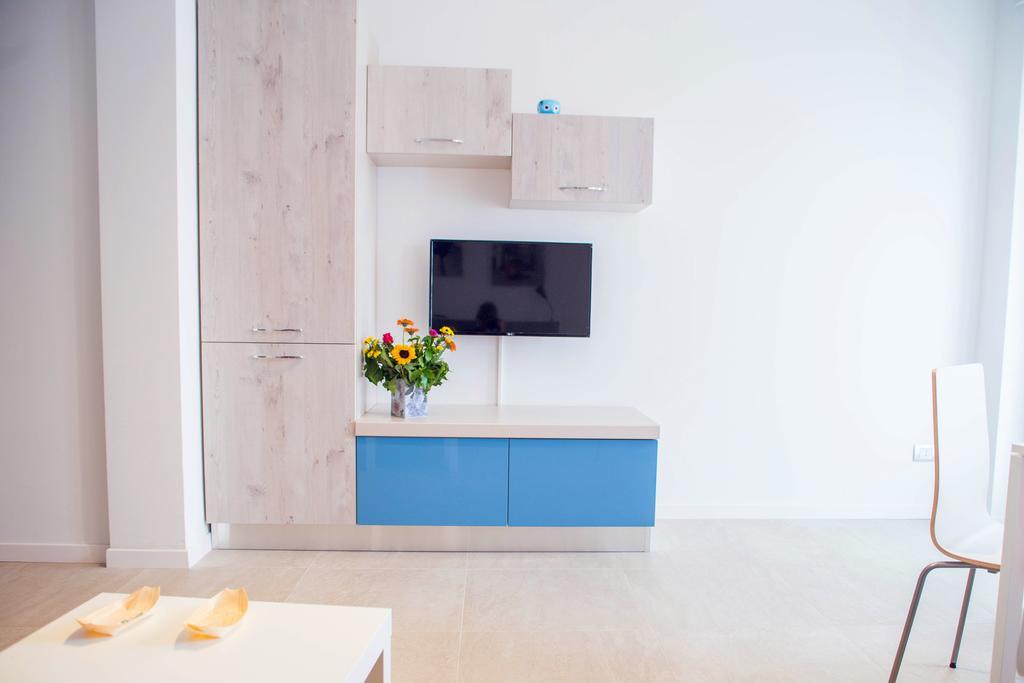 Loreto - Colorful Studio Apartment Милано Екстериор снимка