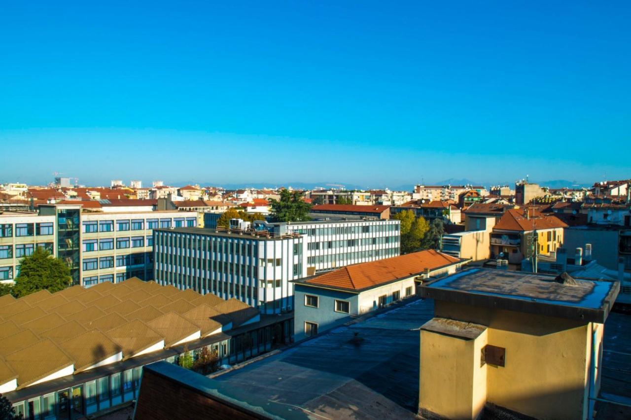 Loreto - Colorful Studio Apartment Милано Екстериор снимка